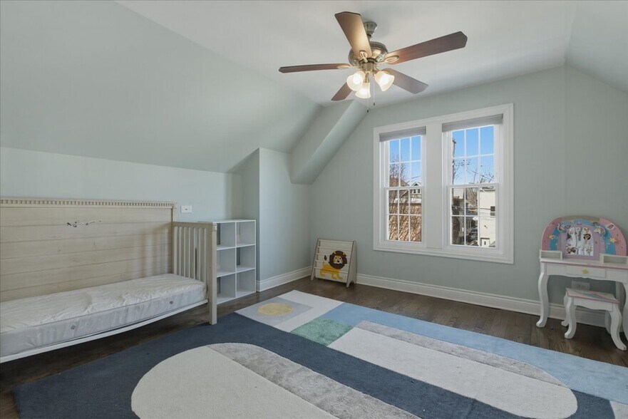 Building Photo - 1828 W Berenice Ave