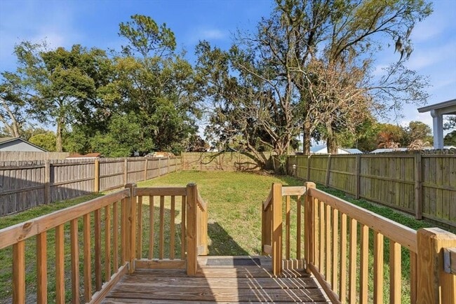 Building Photo - 2805 Mayer St