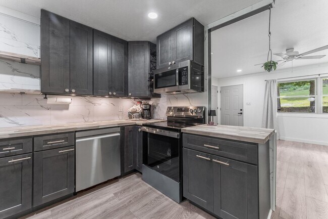 Building Photo - Charming Two Bedroom in Rogers