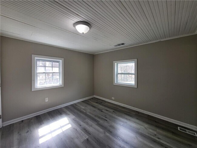 Building Photo - 2308 Lakewood Ave SW