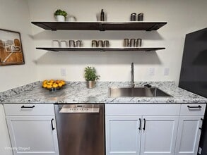 Building Photo - 420 W Huntington Ave