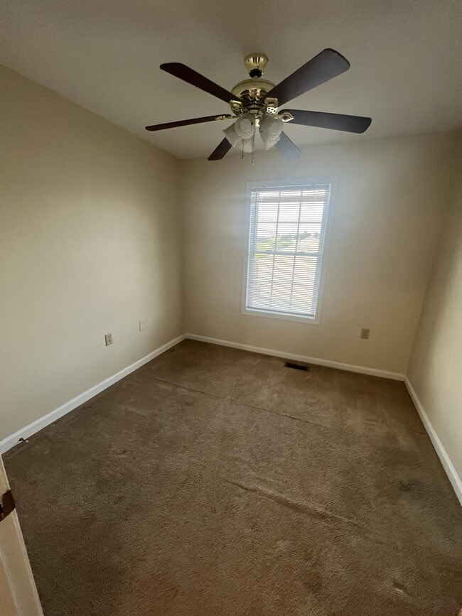 Building Photo - 118 Myatt Ct