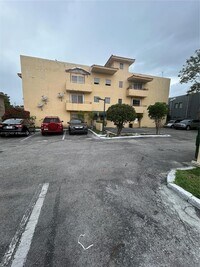 Building Photo - 1351 SW 4th St
