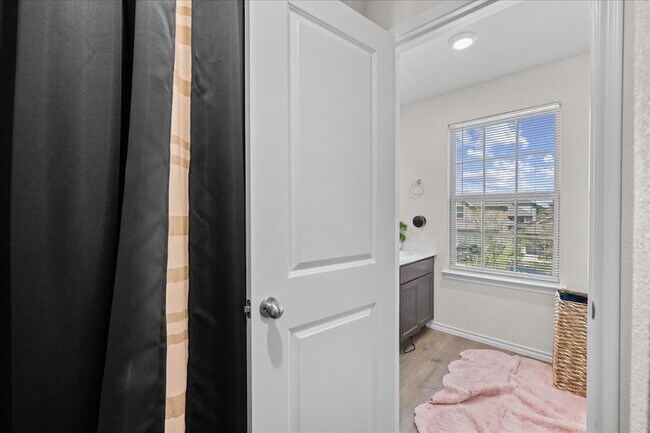 Building Photo - 1506 Callaway Dr