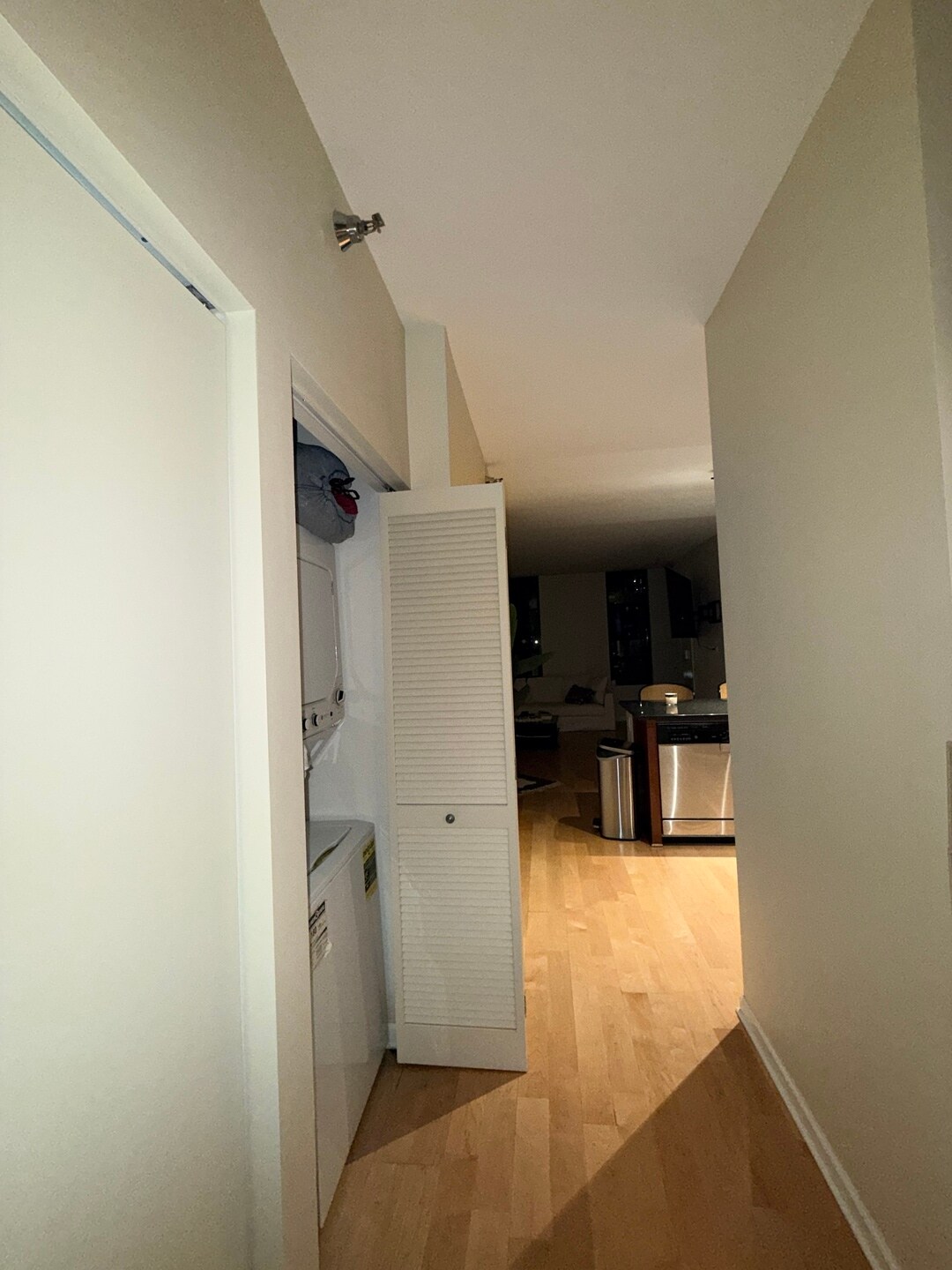 Building Photo - 1255 S State St