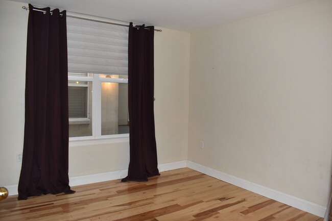 2nd bedroom - 1727 N Pearl St.