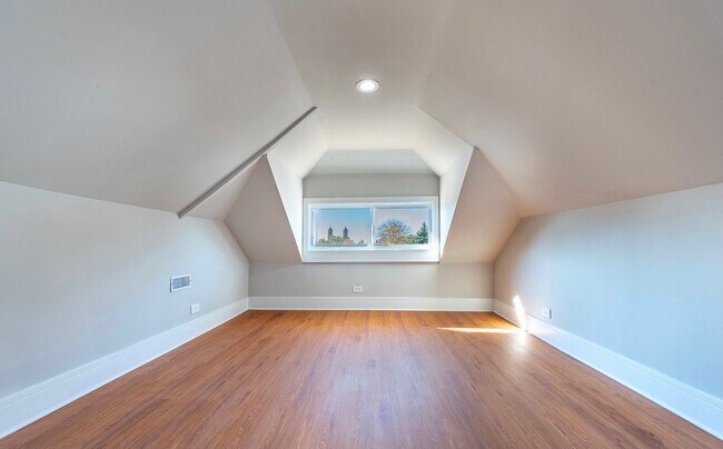 Building Photo - 4931 S Wolcott Ave