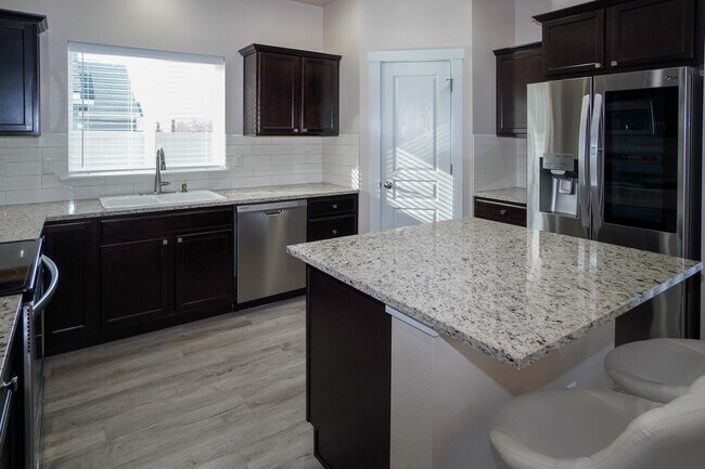 Building Photo - 4272 W Peak Cloud Dr