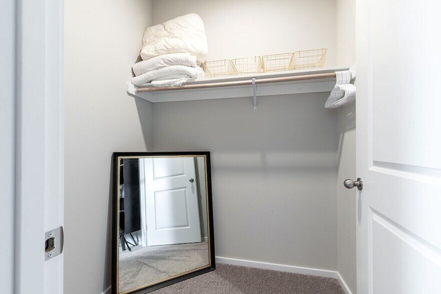 Building Photo - 624 E 32nd St