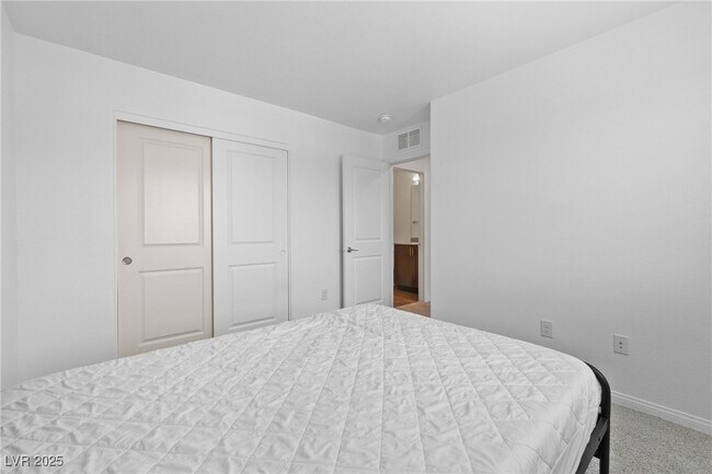 Building Photo - 7005 Magenta Moon St