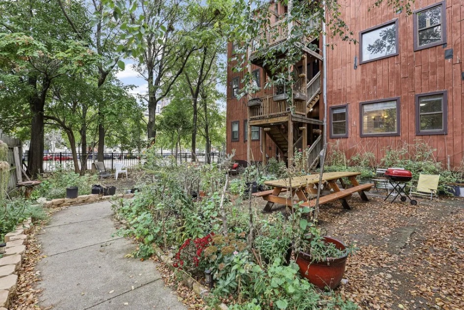 Building Photo - 5120 N Kenmore Ave