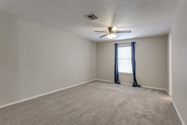 Building Photo - 1309 Fox Lake Ln