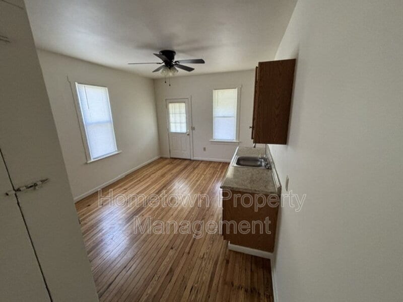 Building Photo - 1135 Chestnut St