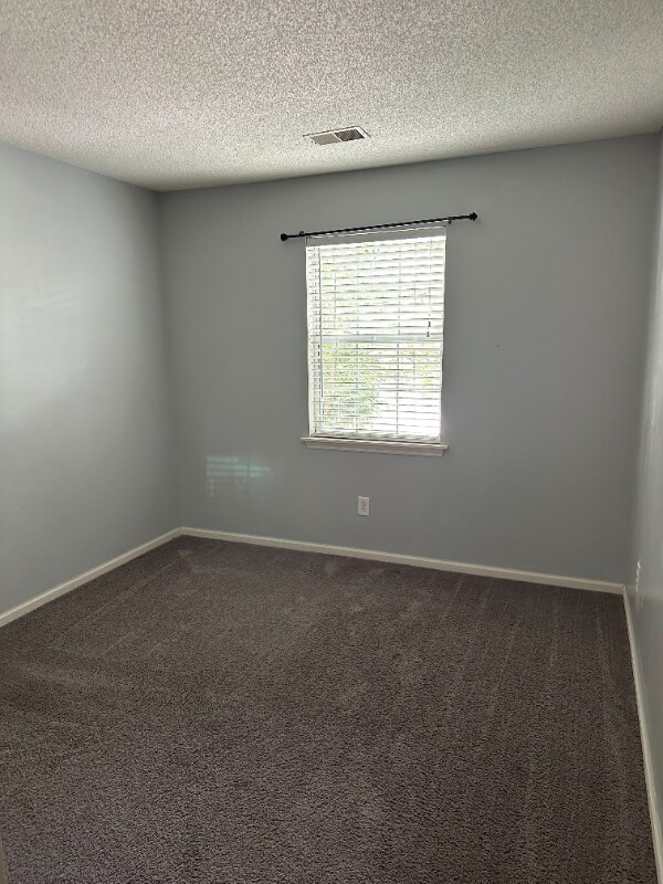 Building Photo - 233 Mossy Oak Way
