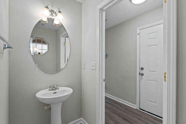 Building Photo - 266 Swaying Pine Ct