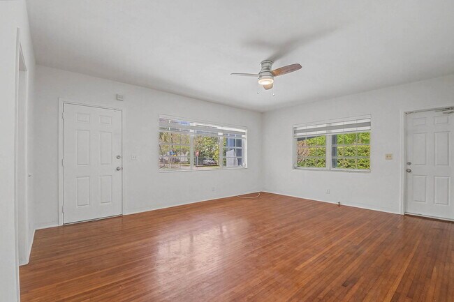 Building Photo - 7601 SW 59th Ct