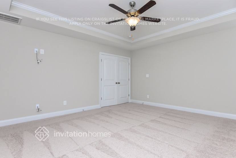 Building Photo - 907 Middle Ground Ave