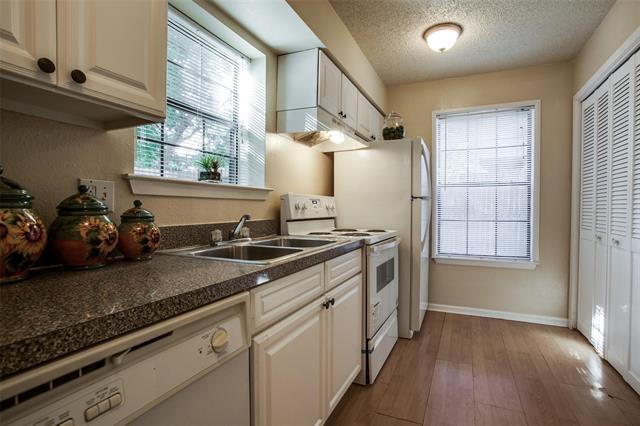 Building Photo - 5320 Columbia Ave