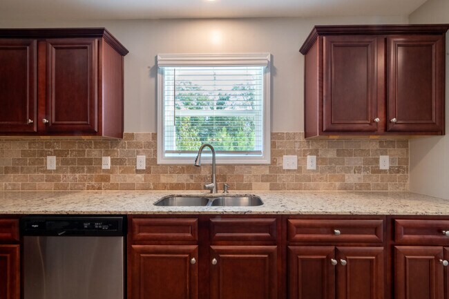 Building Photo - 3733 Moseley Dr