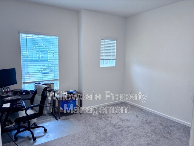 Building Photo - 1405 Chipping Dr