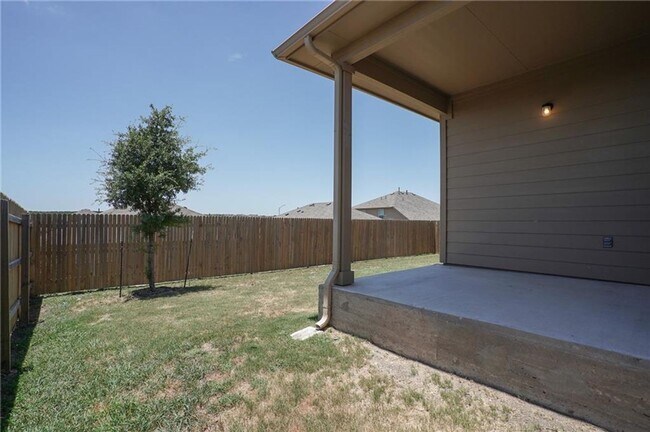 Building Photo - Beautiful and Spacious 4 BR / 3 BA Home fo...