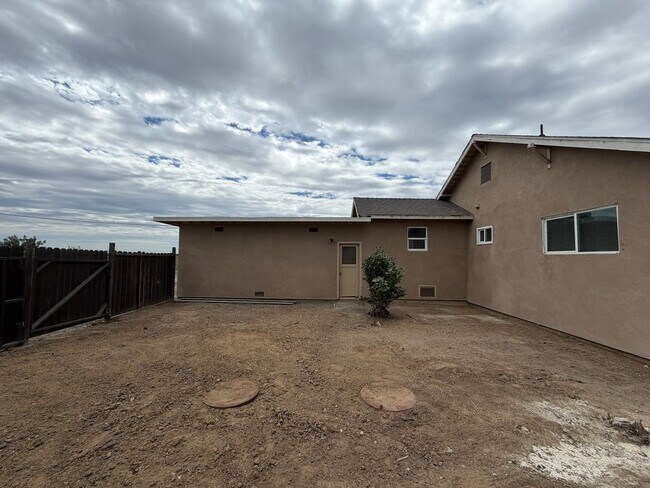 Building Photo - 4410 S Holt Rd