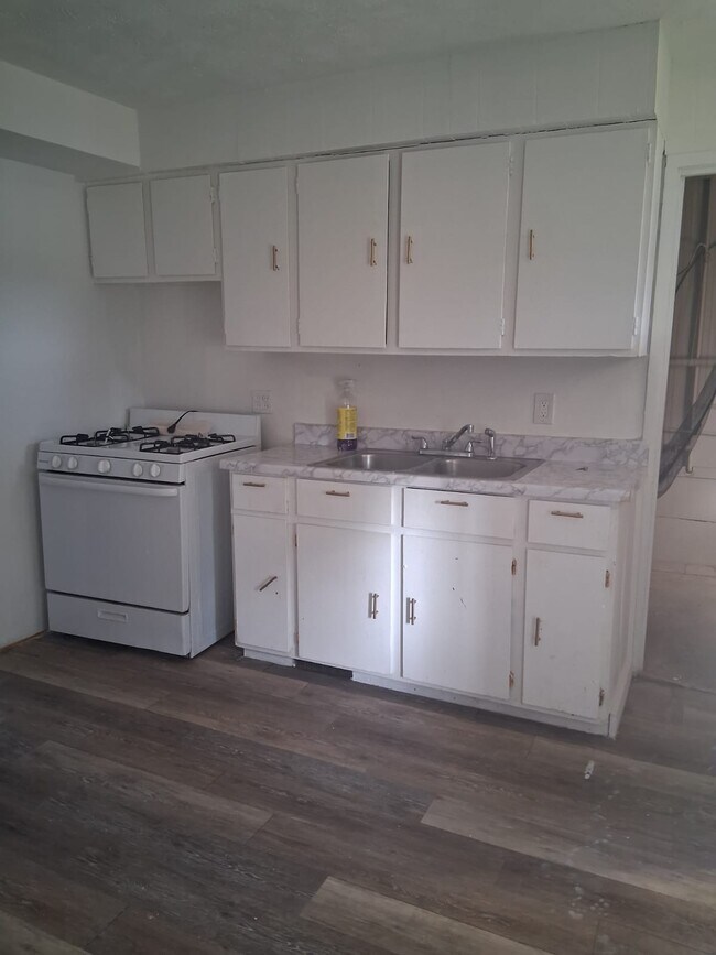 Building Photo - 908 S Central Dr