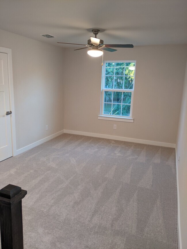 Building Photo - 155 Country Oaks Ln