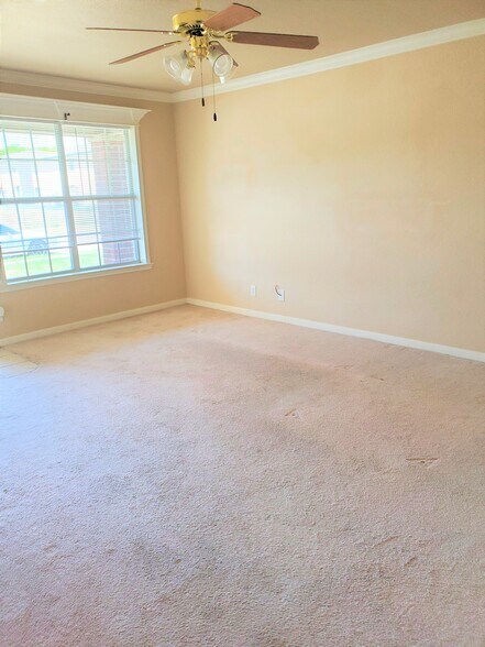Building Photo - 1412 Van Zanten Ct