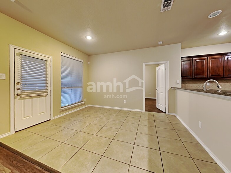 Building Photo - 4525 Lacewood Dr