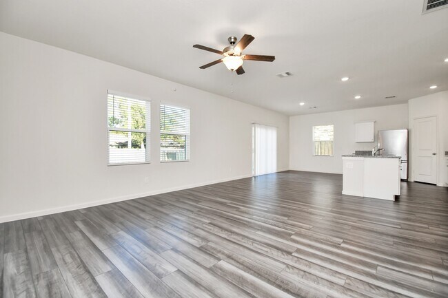 Building Photo - 7819 Royalwood Dr