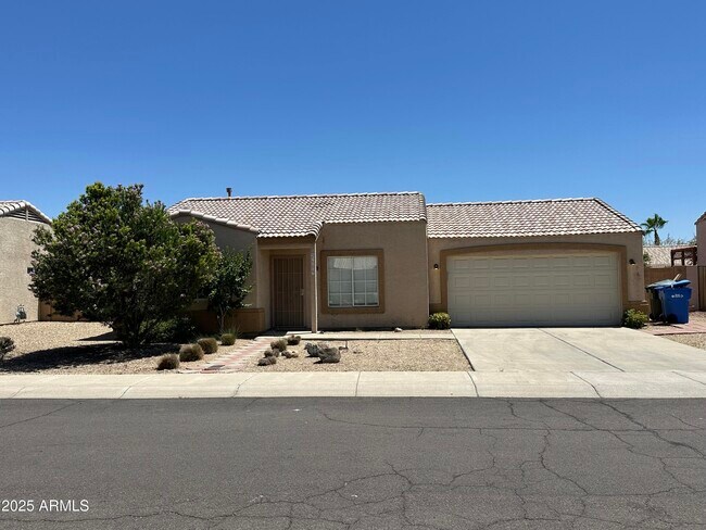 Primary Photo - 2609 E Angela Dr