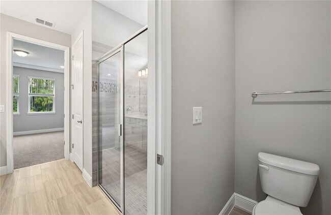 Building Photo - 1205 Pampus Dr