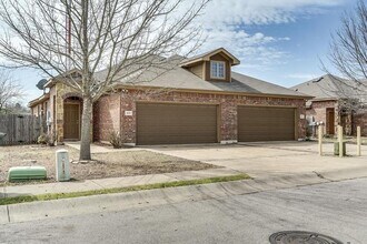 Building Photo - 1124 Brendon Lee Lane