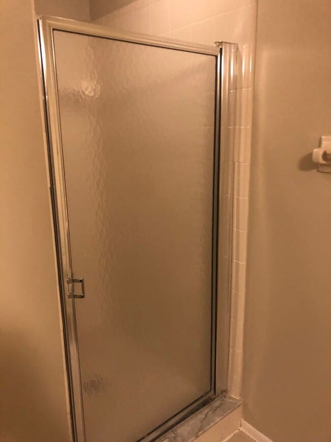 Building Photo - Spacious open floor plan 2/2 located in highly desirable Siesta Lago!