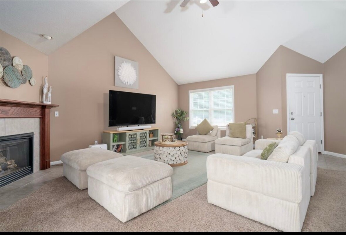 Living Room Floor-1 - 510 Beechwood Ct