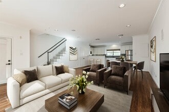 Building Photo - 17 Waugh Dr