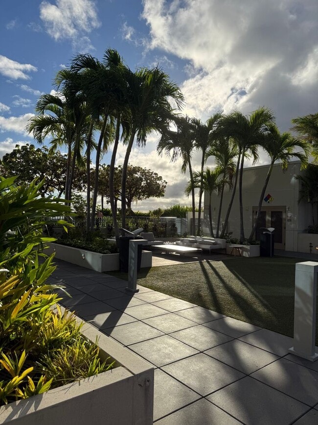 Building Photo - 600 Ala Moana Blvd