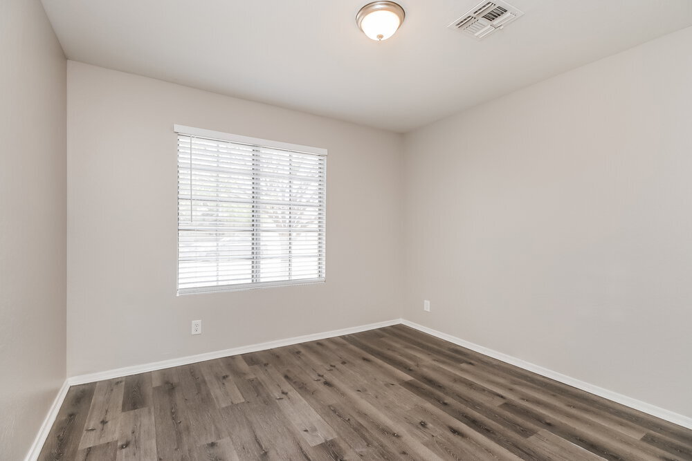 Building Photo - 1042 S Canal Dr