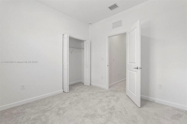 Building Photo - 2656 SE 28th St