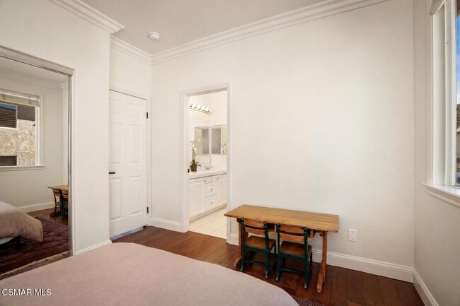 Building Photo - 1004 Lambourne Pl