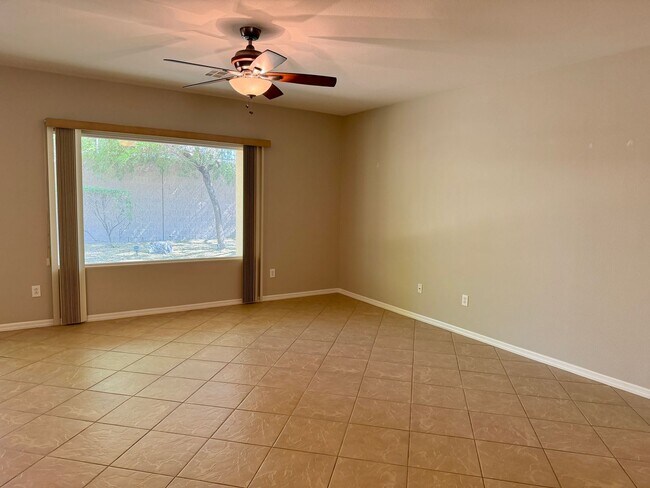 Building Photo - Sun City Anthem Gem