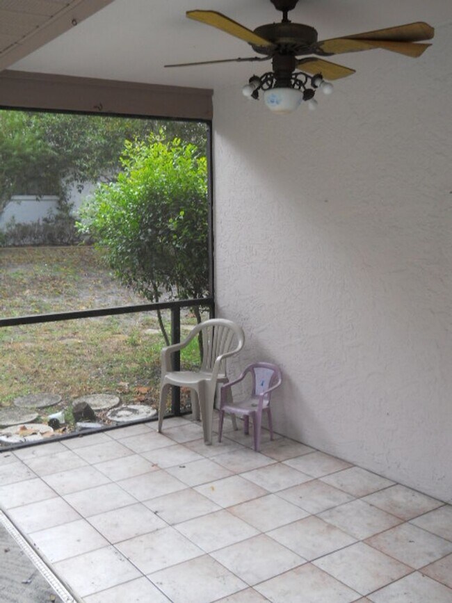 Building Photo - 6247 Spring Hill Dr
