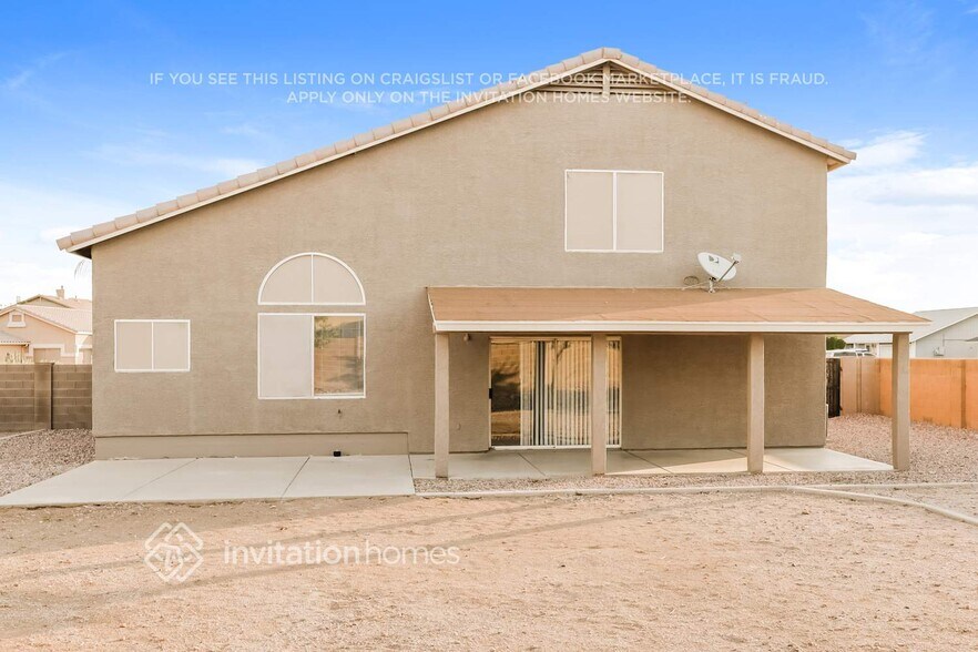 Building Photo - 10901 Hayward Ave