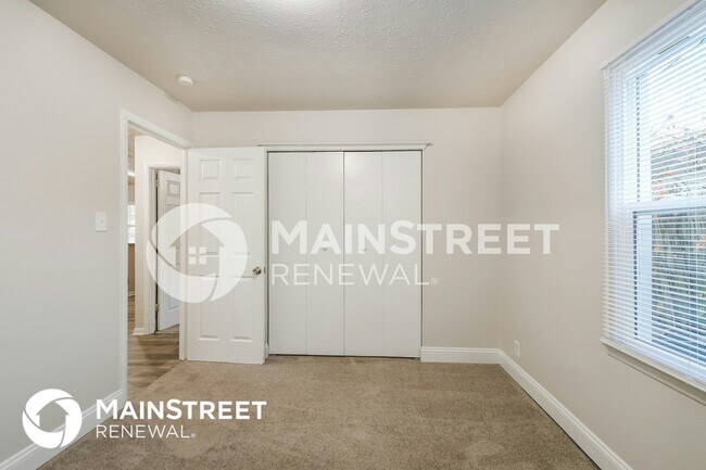 Building Photo - 3232 Wellington Ave