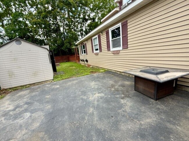 Building Photo - 24633 W Passavant Ave