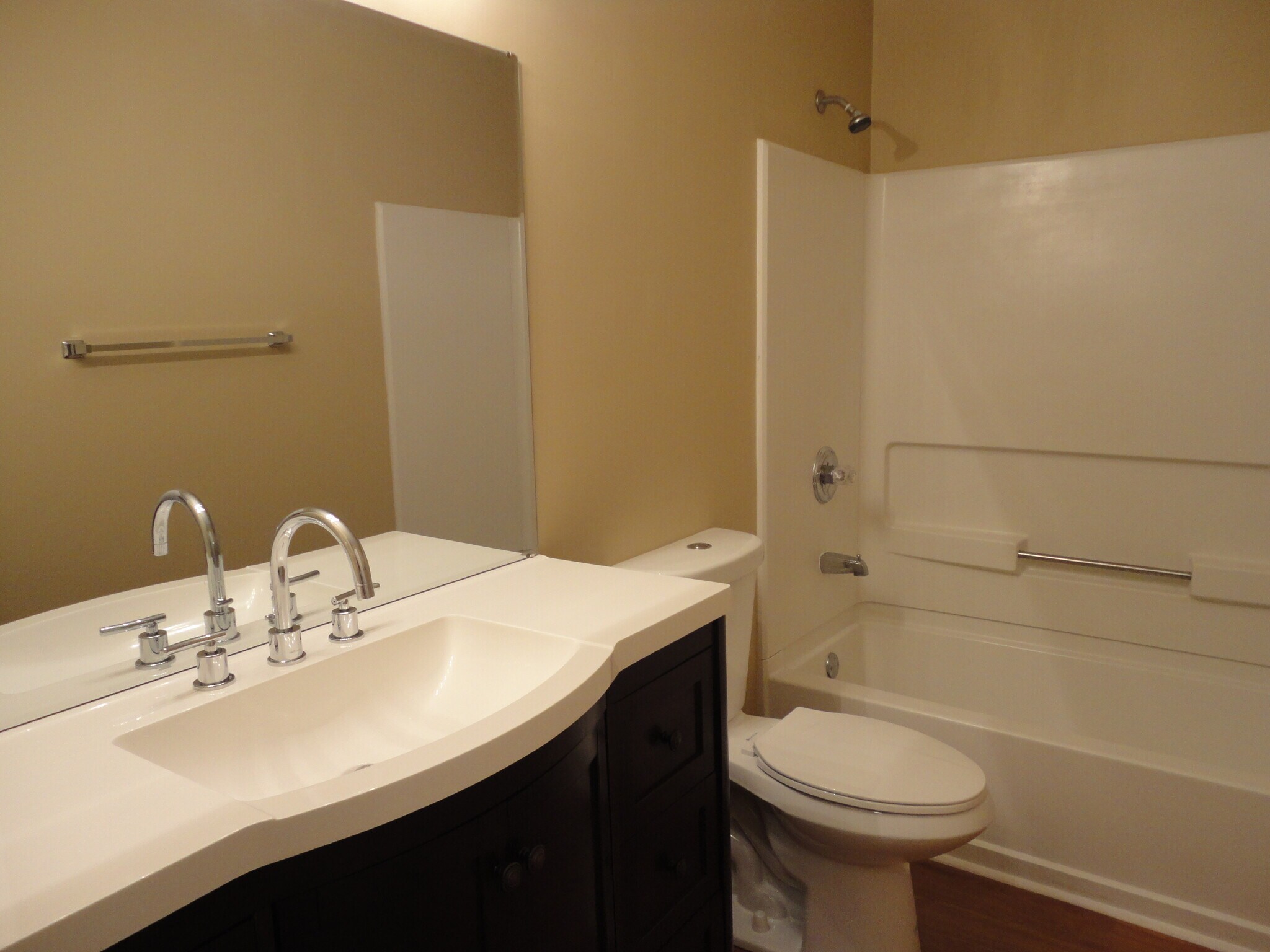 Building Photo - 531 Sherman Dr