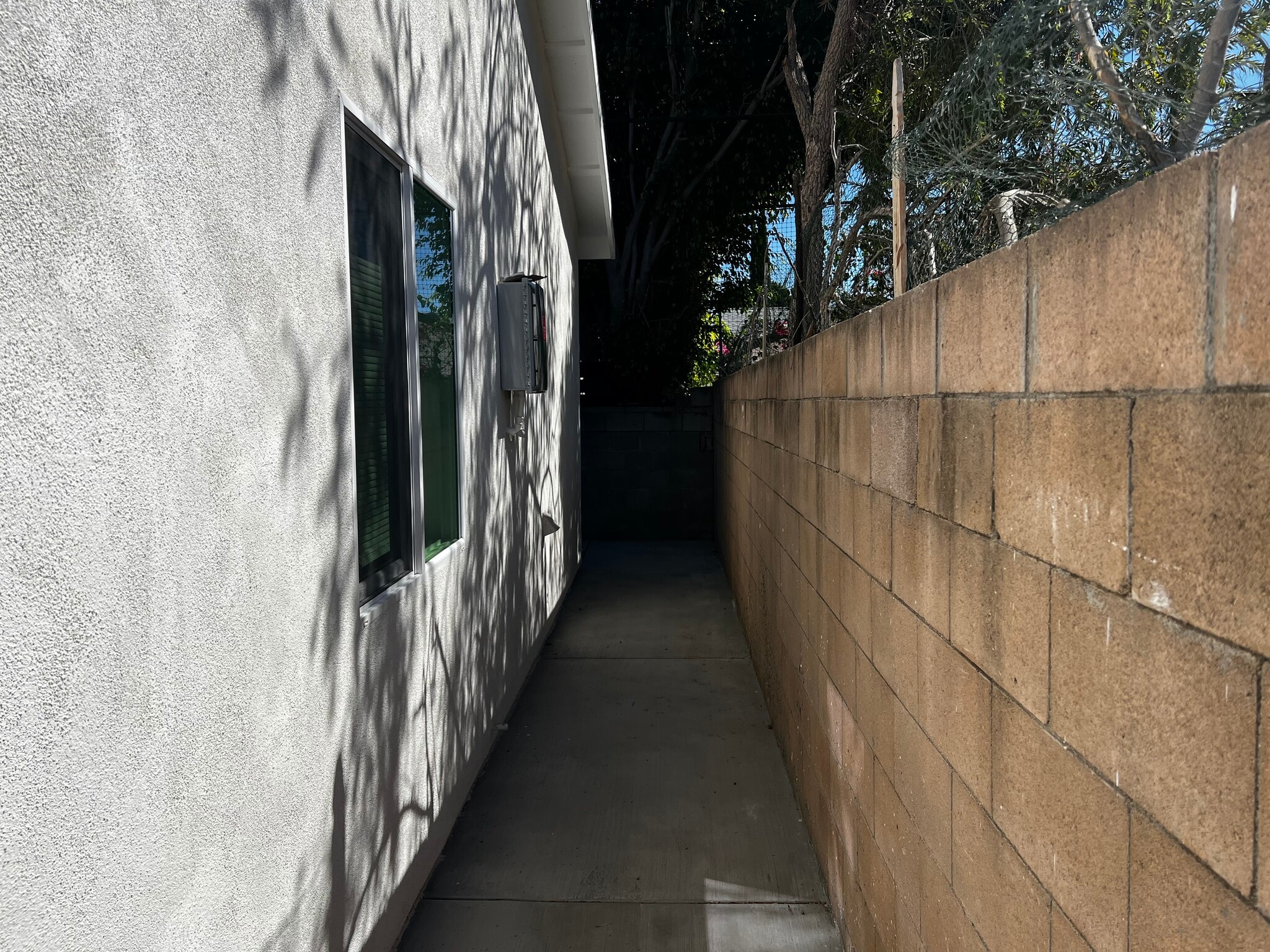 Building Photo - 5952 Balcom Ave