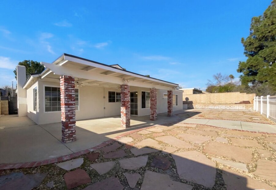 Building Photo - 26842 Palacete Dr