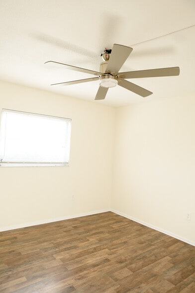 Building Photo - 3460 32nd Ave N